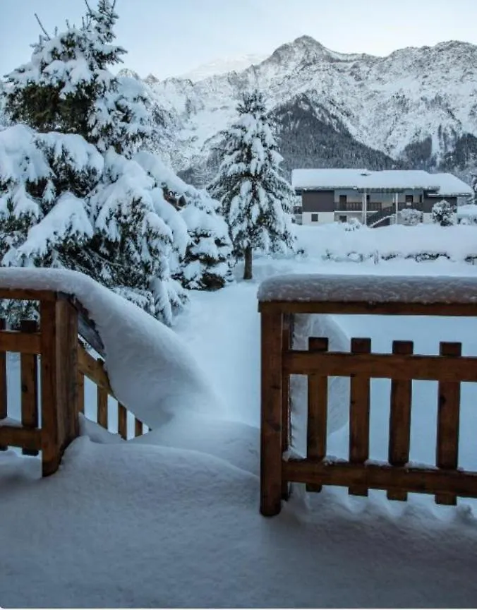 Chalet Trois Bois - Alpes Travel - Les Houches - Sleeps 8