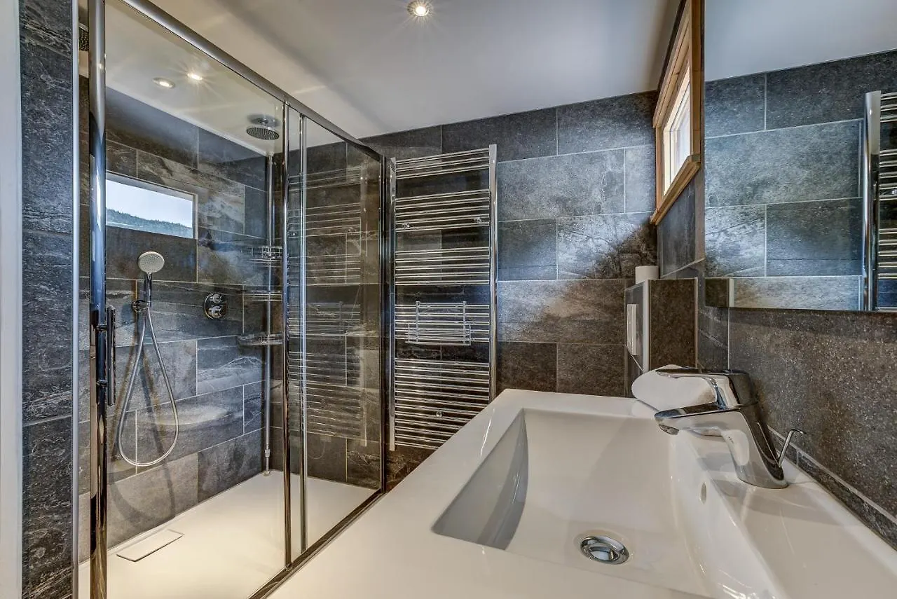 Chalet Trois Bois - Alpes Travel - Les Houches - Sleeps 8 France