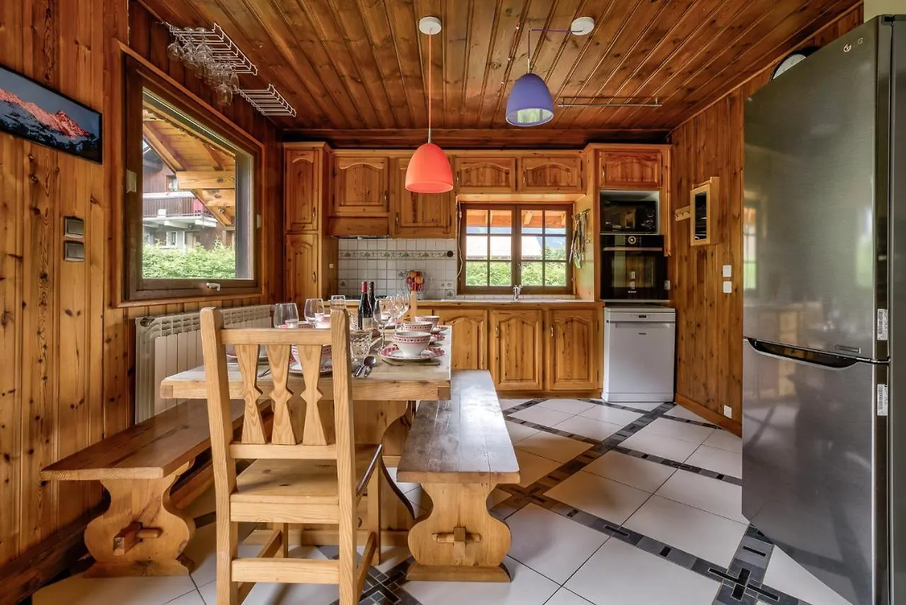 Chalet Trois Bois - Alpes Travel - Les Houches - Sleeps 8 0*,