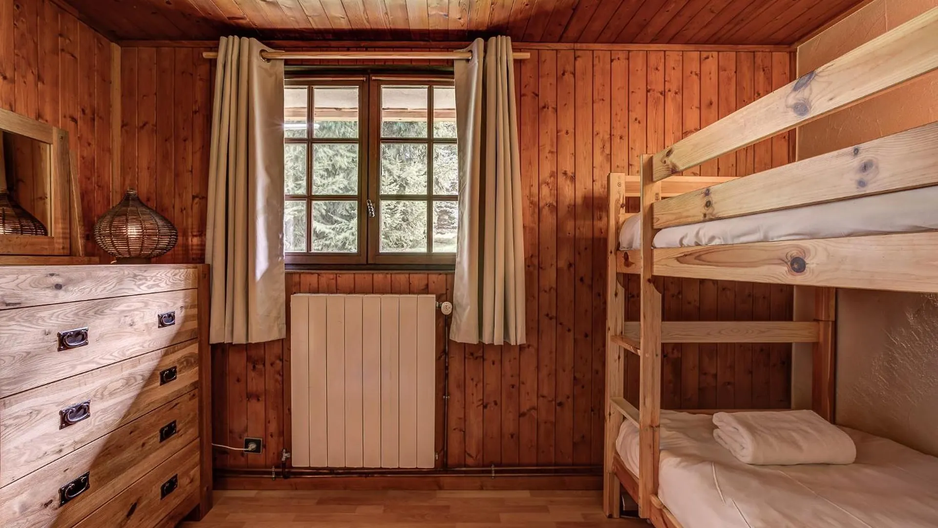 Chalet Trois Bois - Alpes Travel - Les Houches - Sleeps 8 France