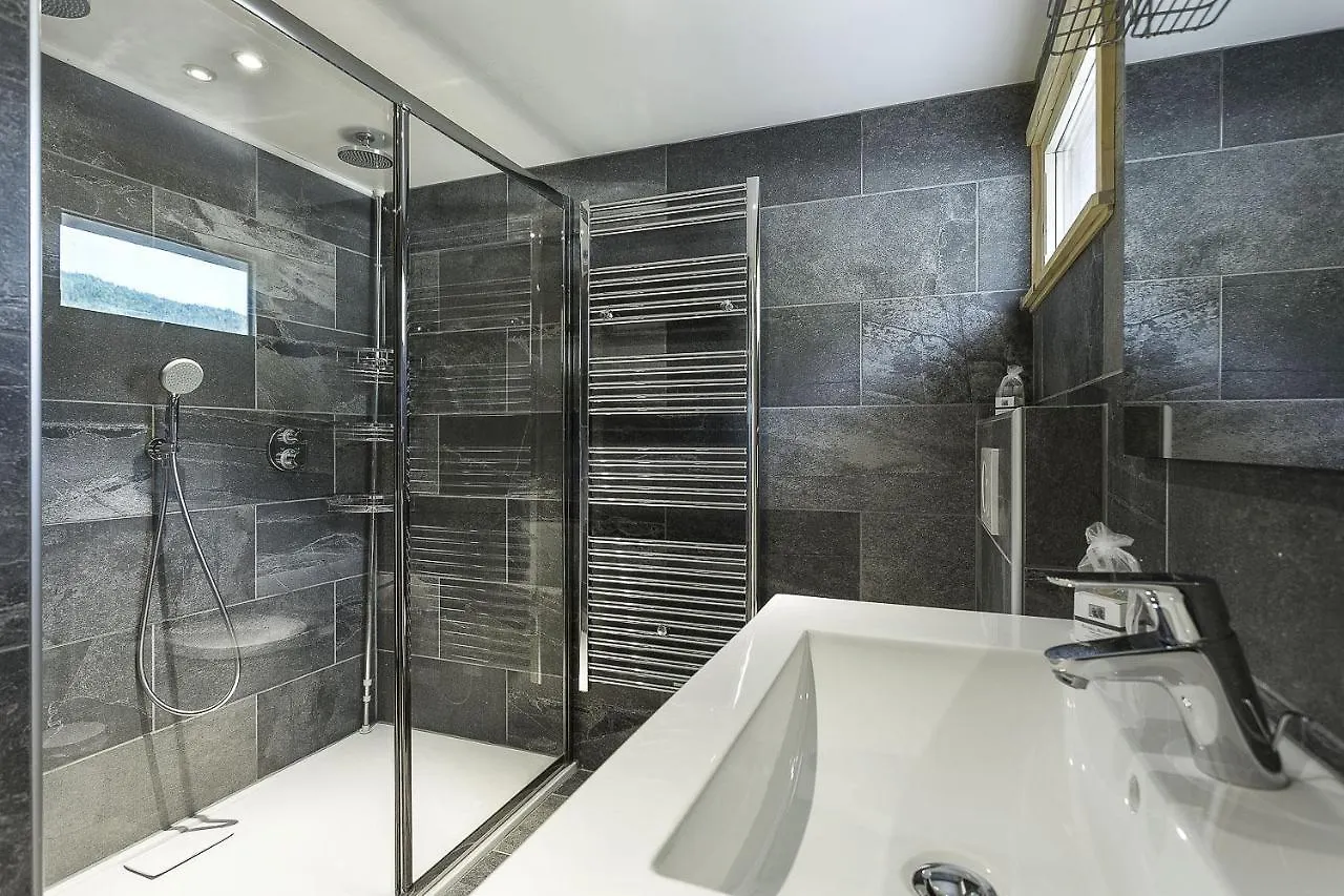 Chalet Trois Bois - Alpes Travel - Les Houches - Sleeps 8